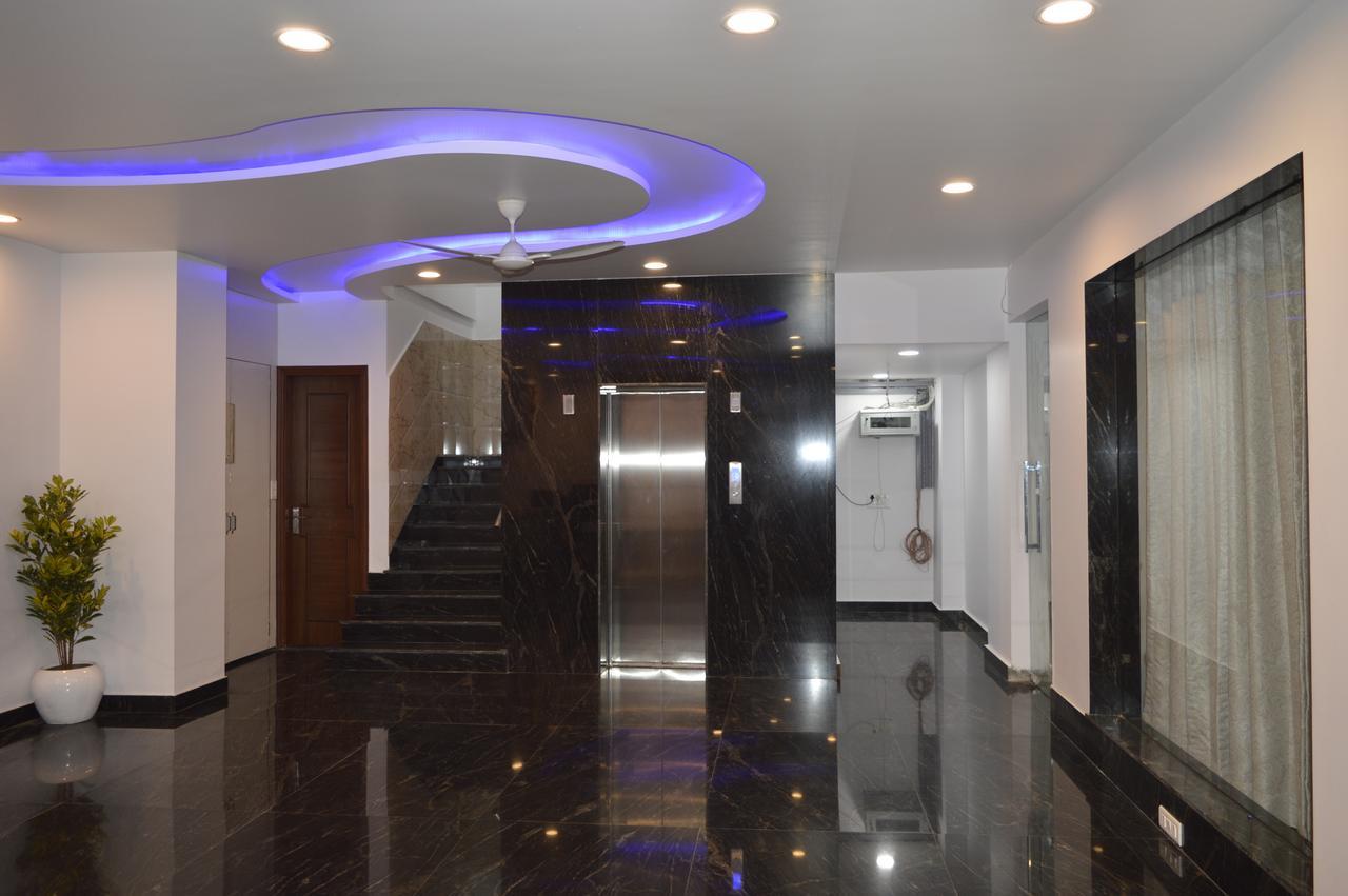 Hotel Taru Inn Gáziábád Kültér fotó