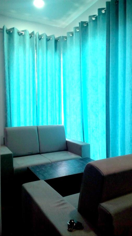 Hotel Taru Inn Gáziábád Kültér fotó